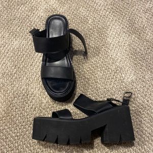 Size 7.5 Chunky Platform Sandals